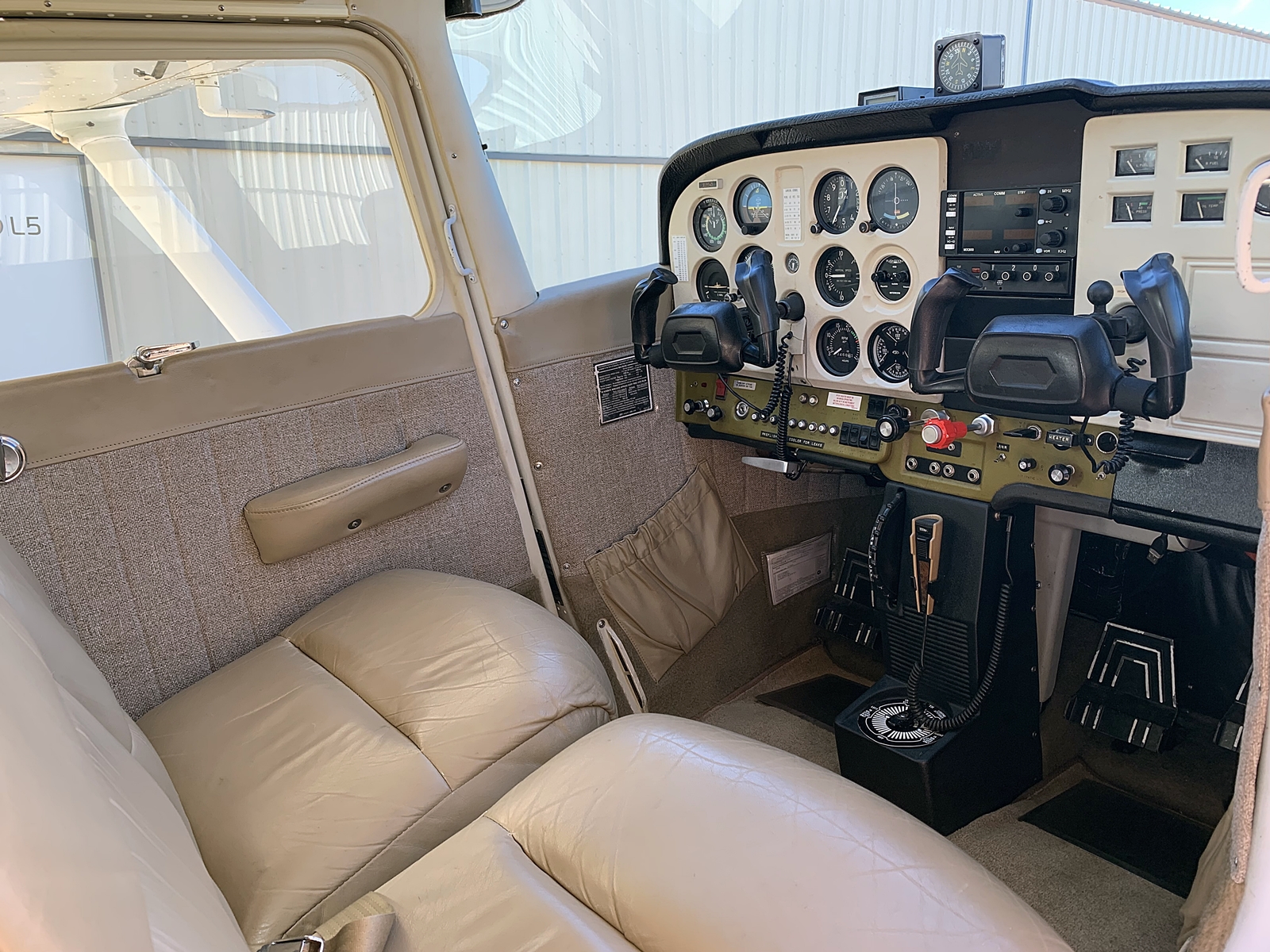 1974 Cessna 172 Skyhawk - Image 9