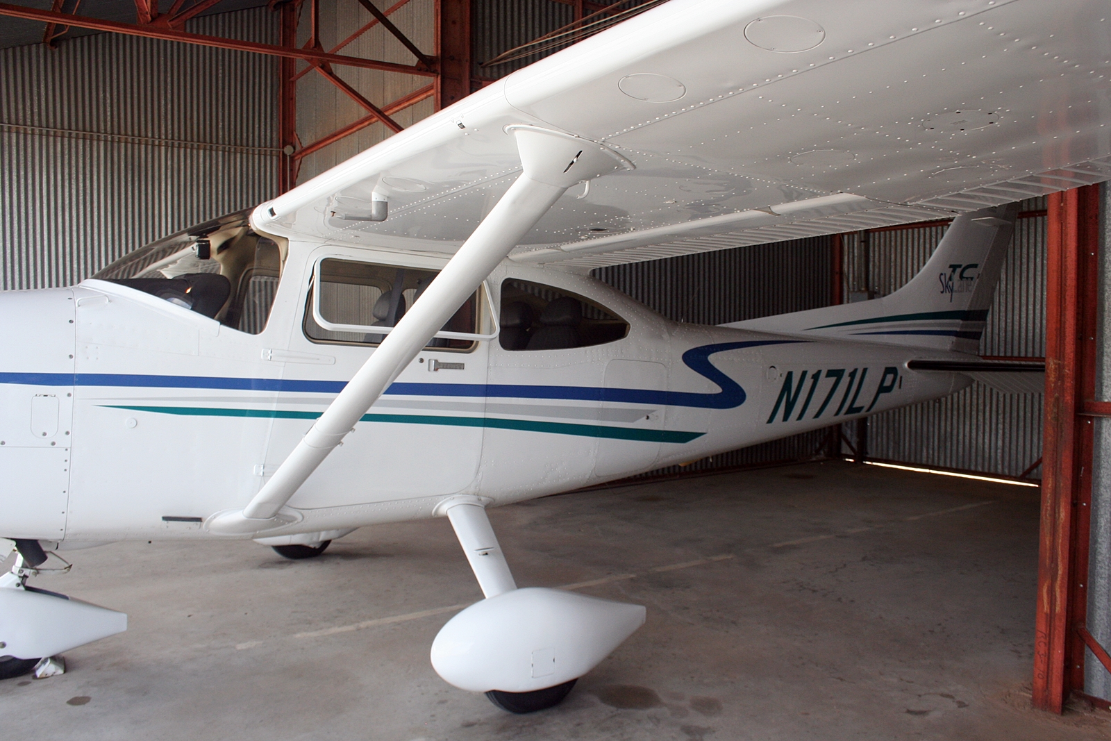 2002 Cessna Turbo Skylane T182T - Image 4