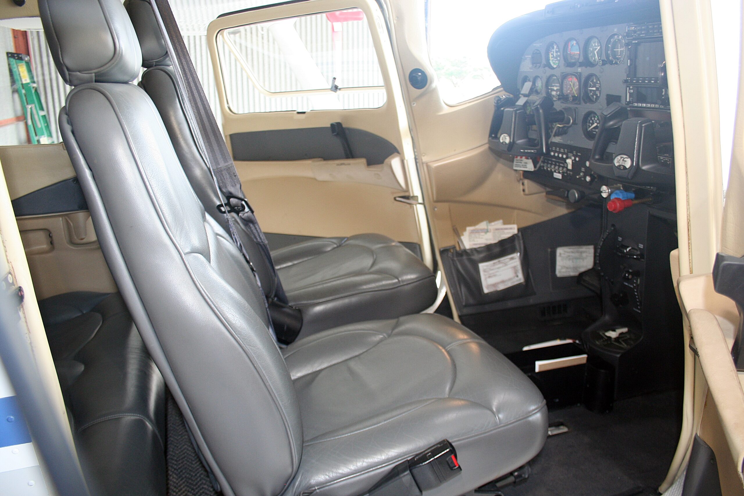 2002 Cessna Turbo Skylane T182T - Image 8
