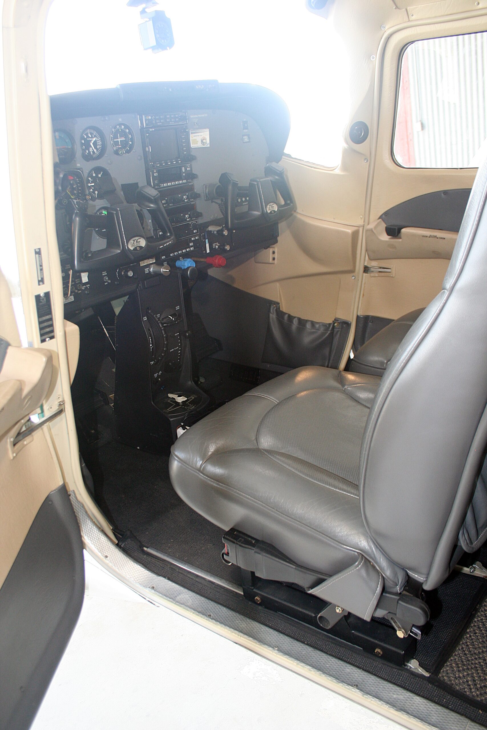 2002 Cessna Turbo Skylane T182T - Image 9
