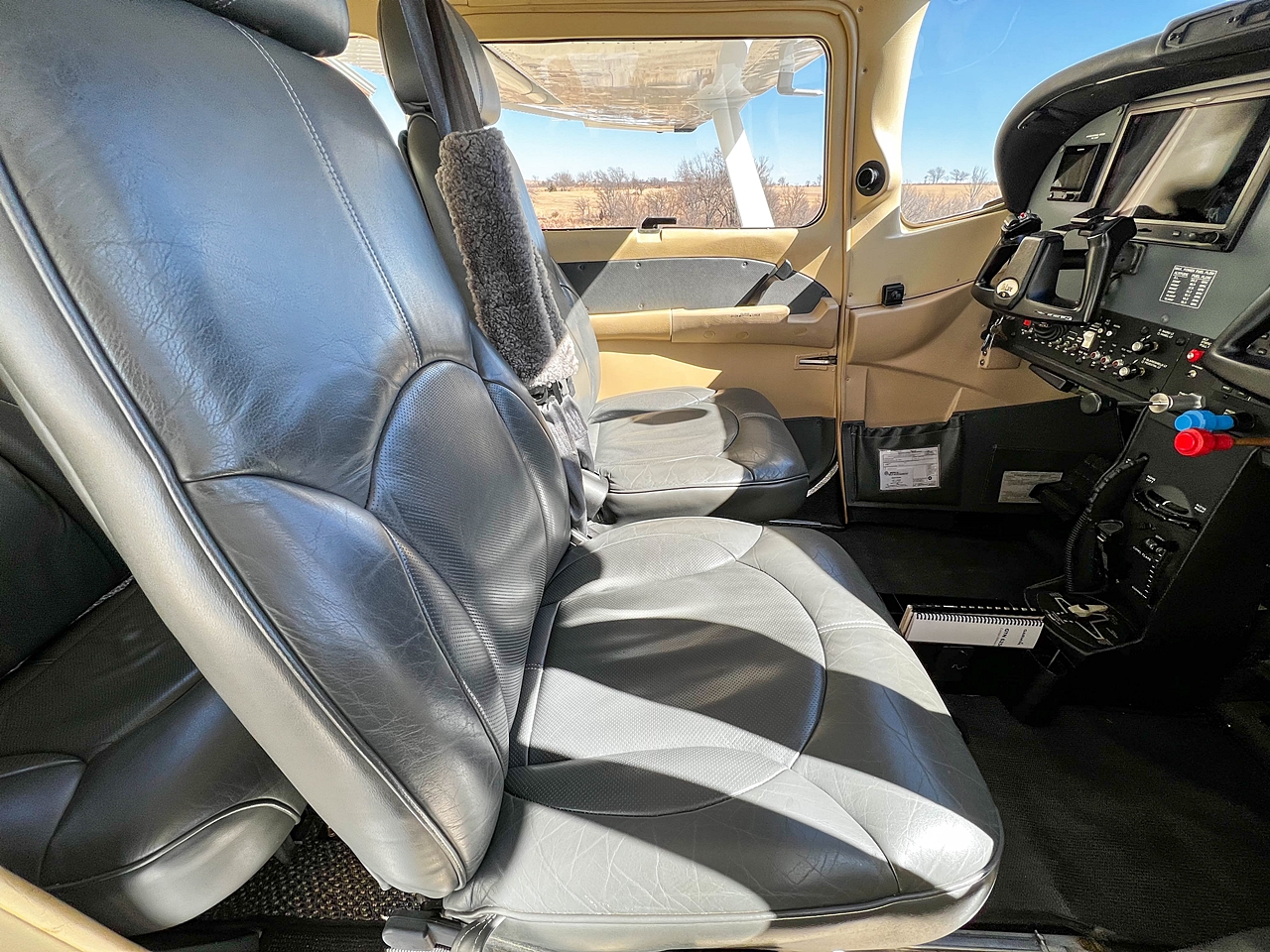 2002 Cessna 182T Skylane - Image 21
