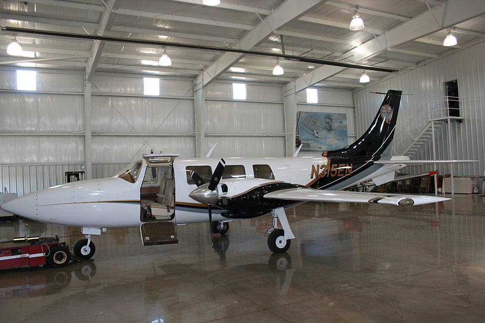 1977 Aerostar 601P - Image 2