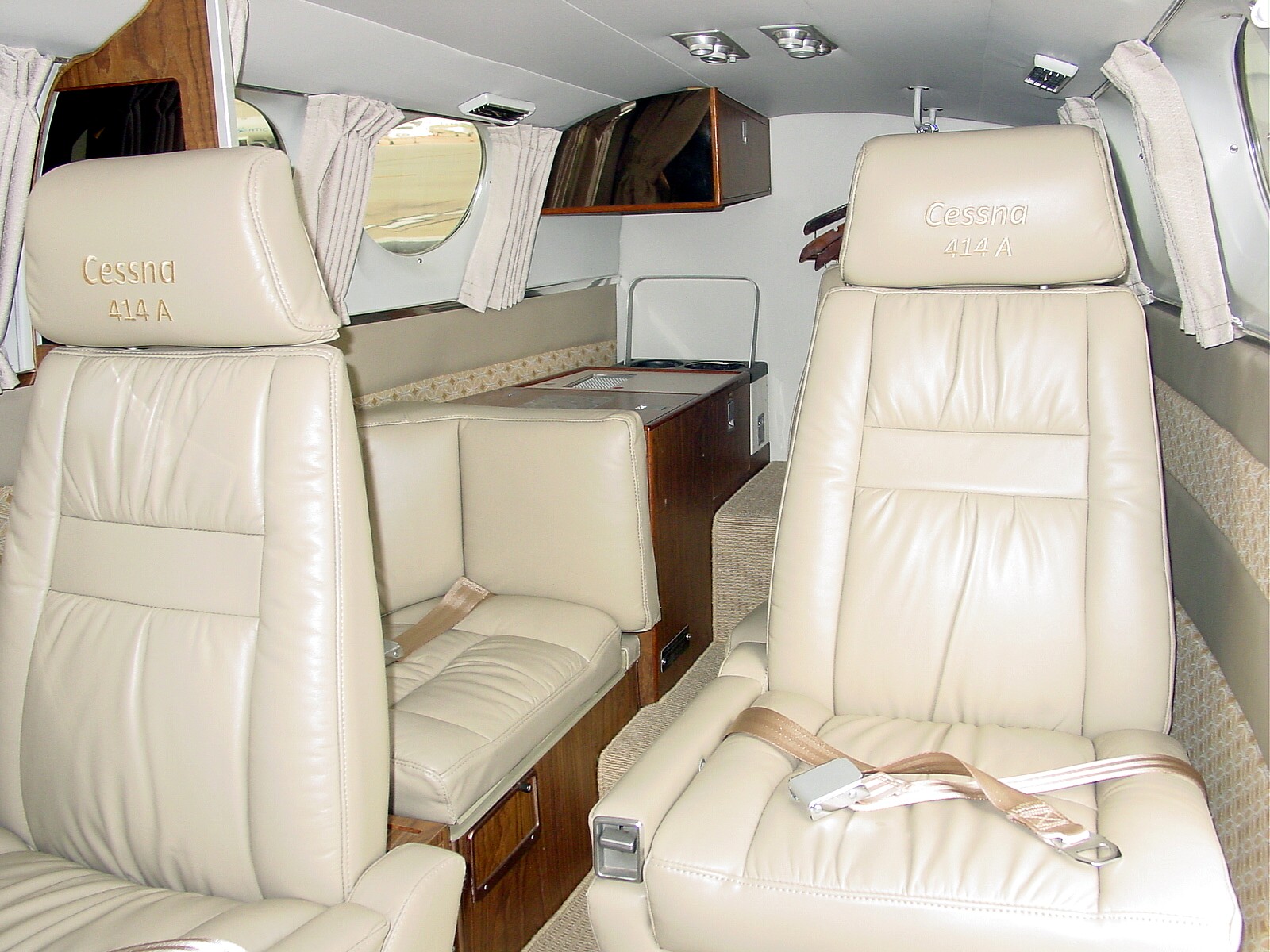 1980 Cessna 414A N320SW - Image 5