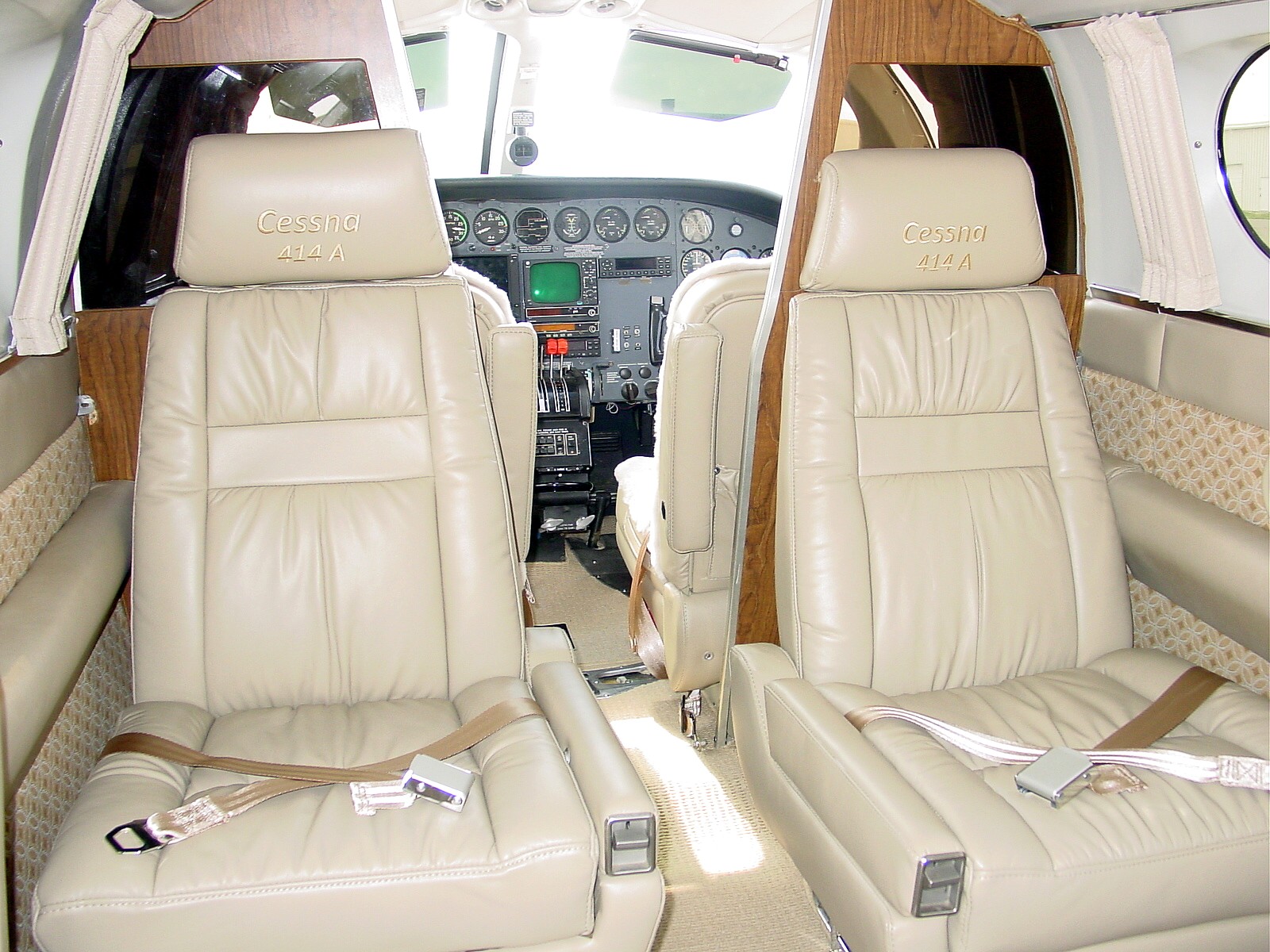 1980 Cessna 414A N320SW - Image 6