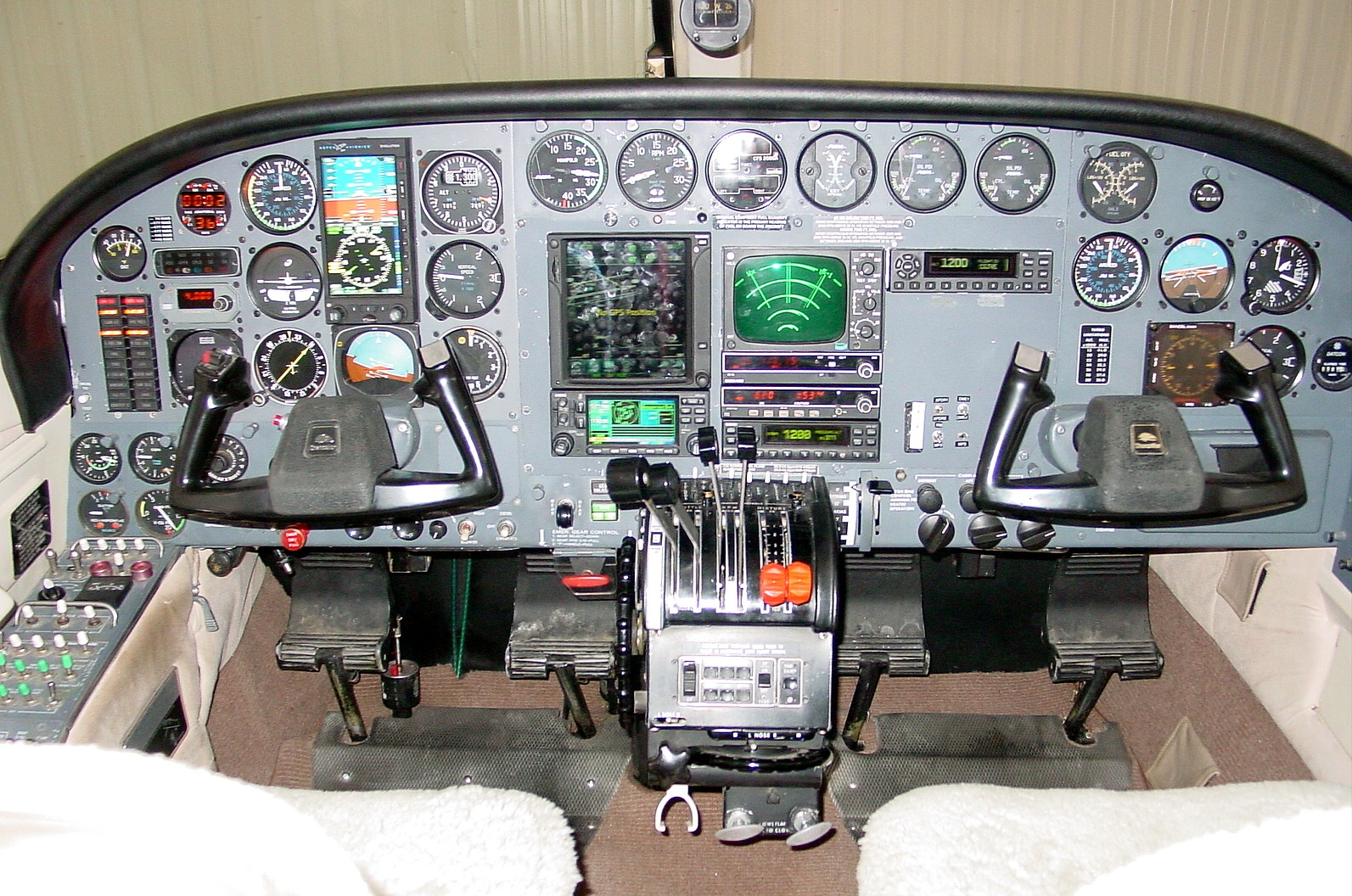 1980 Cessna 414A N320SW - Image 3