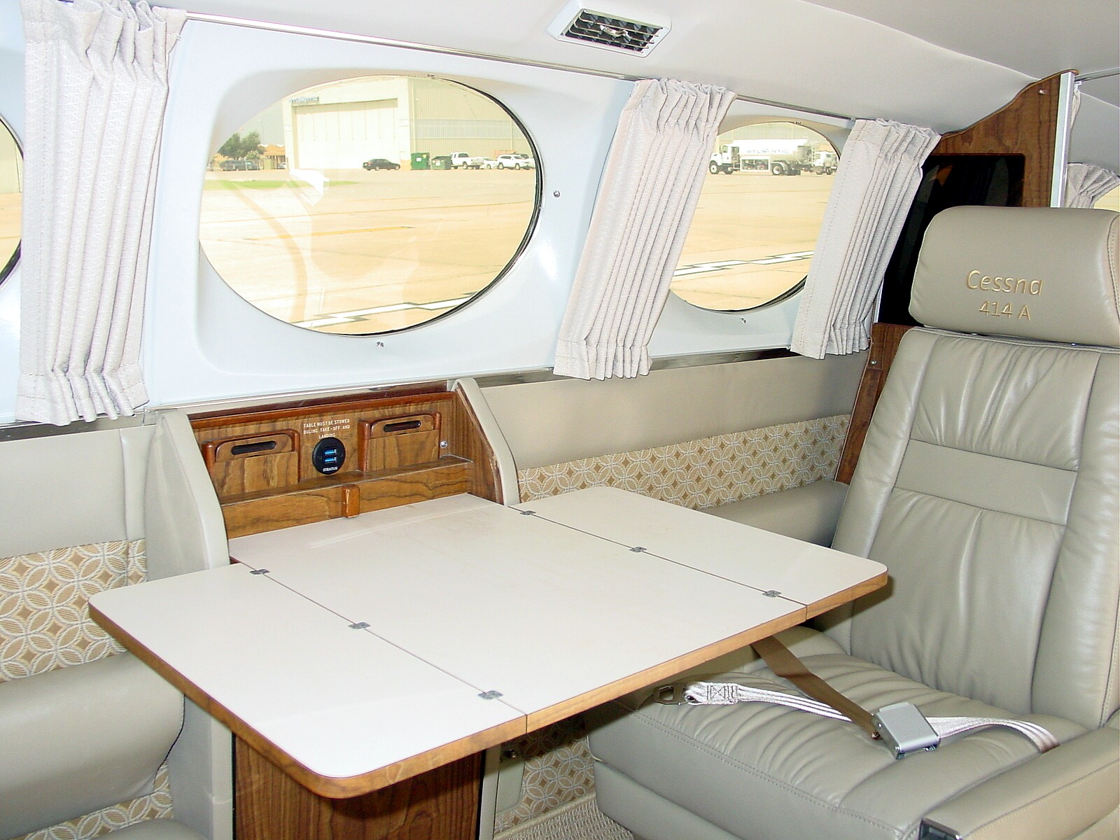1980 Cessna 414A N320SW - Image 7