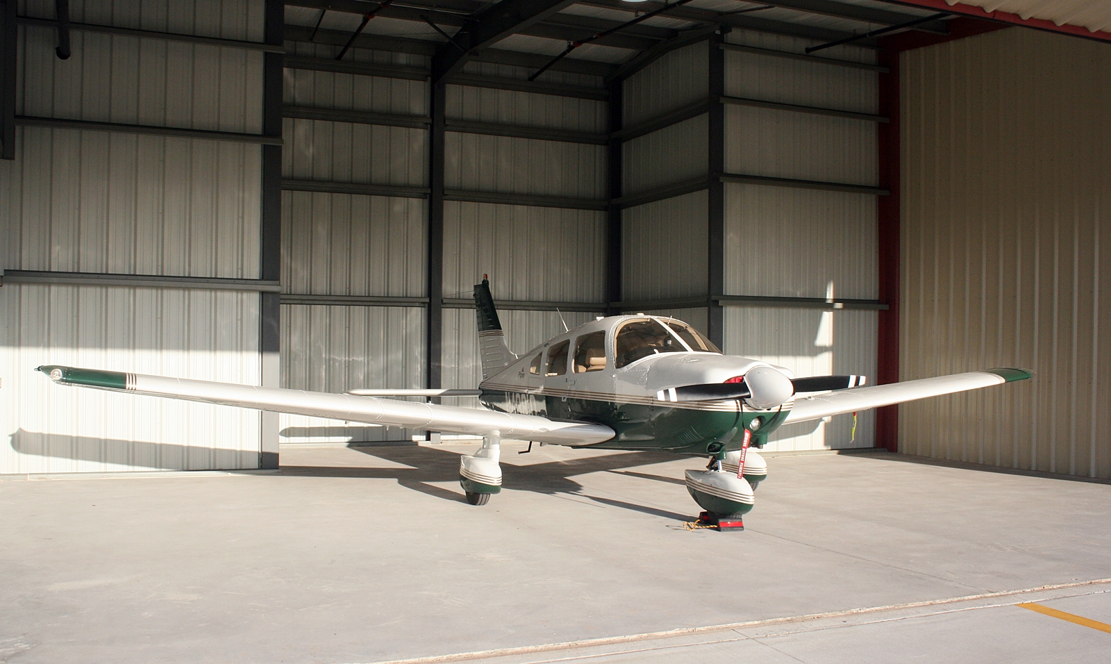 1978 Piper PA-28-181 Archer - Image 2