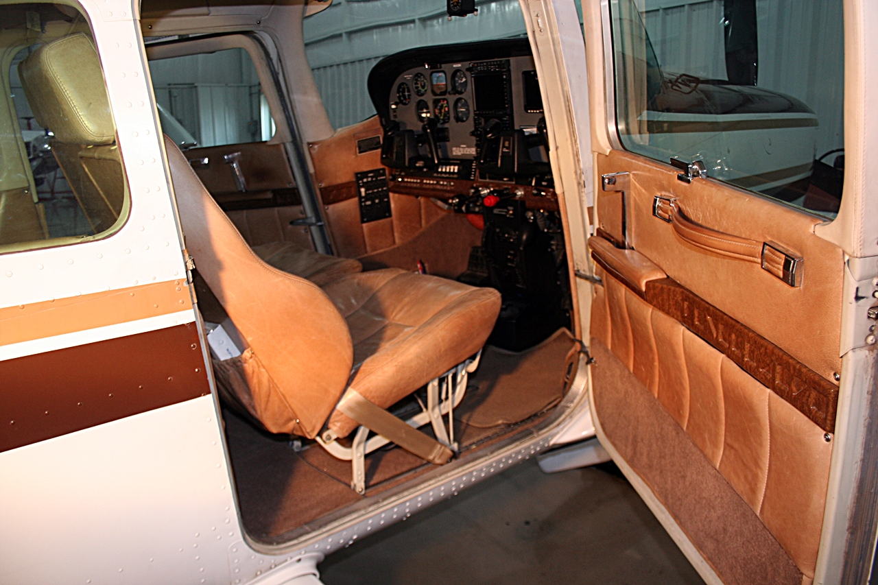 1981 Cessna Turbo 182 Skylane - Image 9
