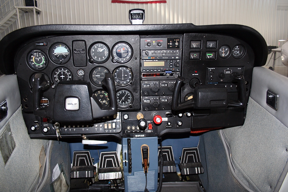 1975 Cessna 172 Skyhawk - Image 8