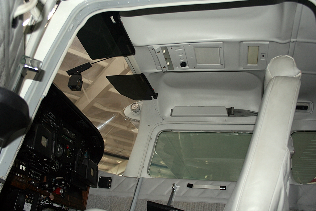 1977 Cessna 182 Skylane - Image 7