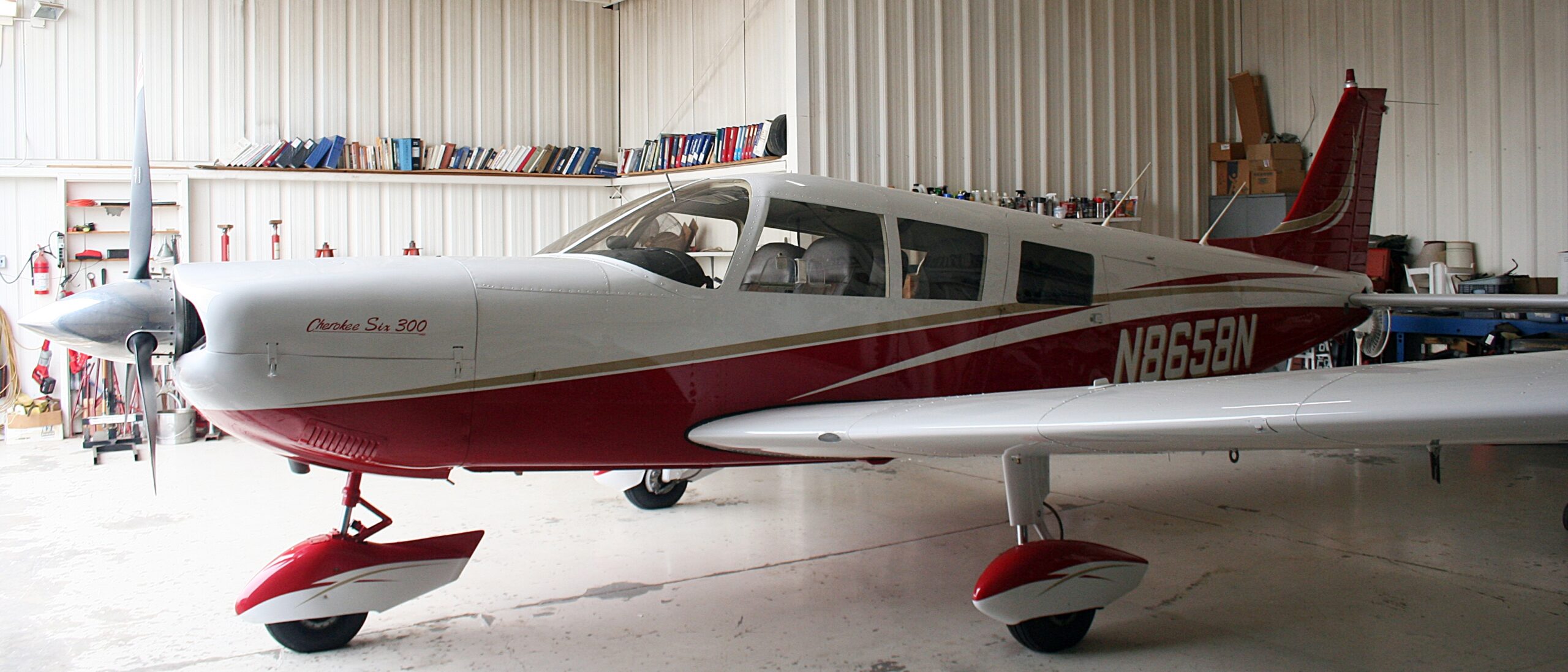 1972 Piper Cherokee 6-300 - Image 2