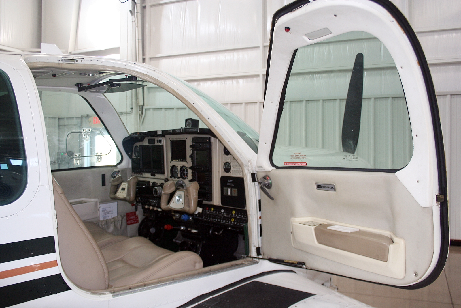 1990 Beechcraft F33A - Image 10
