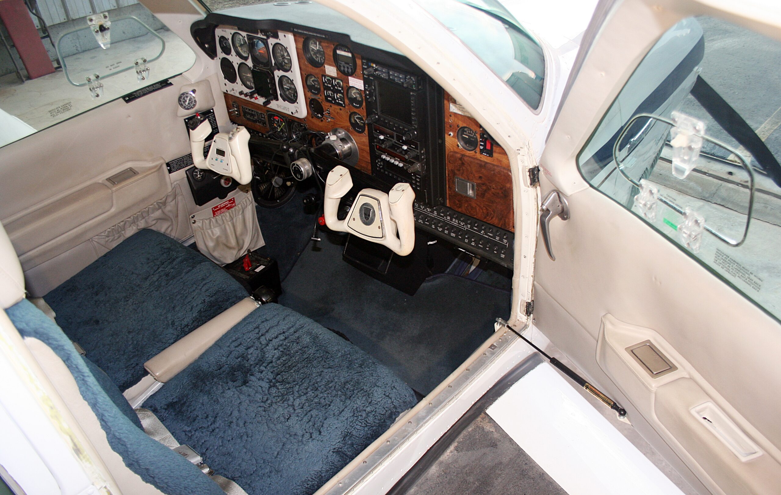 1983 B36TC Bonanza - Image 7