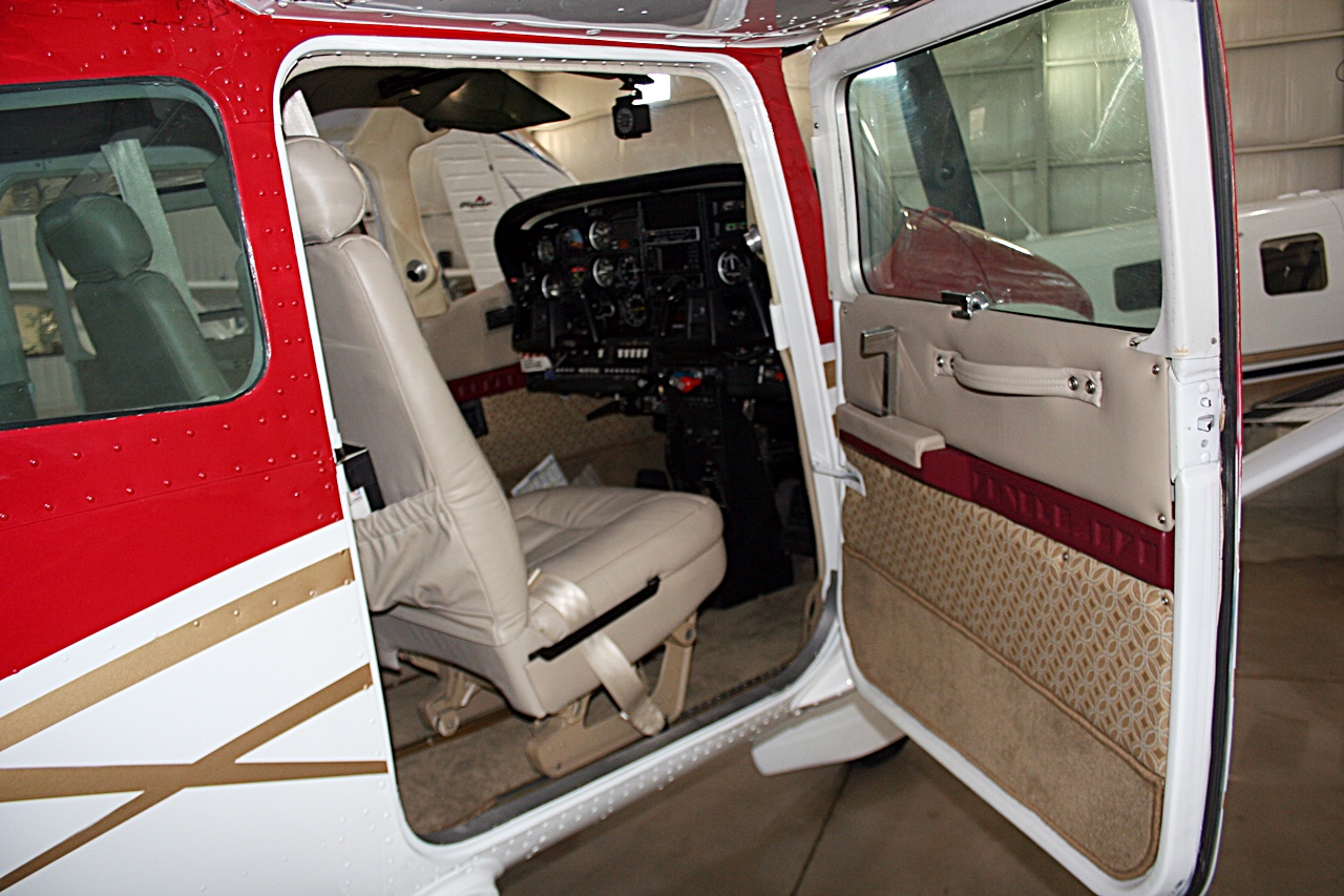 1985 Cessna 182R Skylane - Image 4