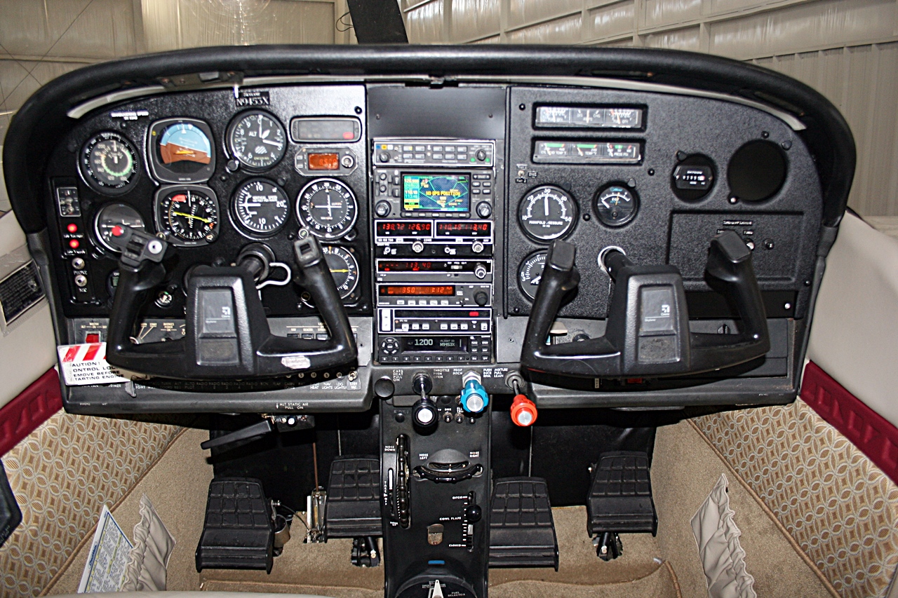 1985 Cessna 182R Skylane - Image 8