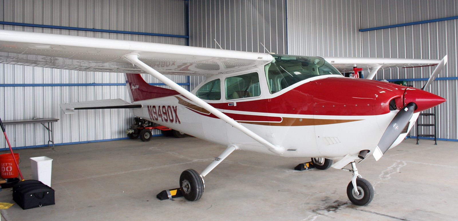 1985 Cessna 182R Skylane - Image 2