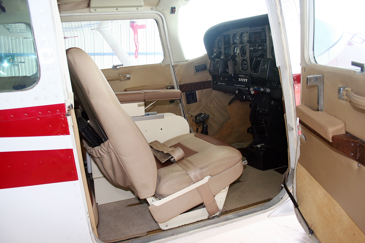 1985 Cessna 182R Skylane - Image 5