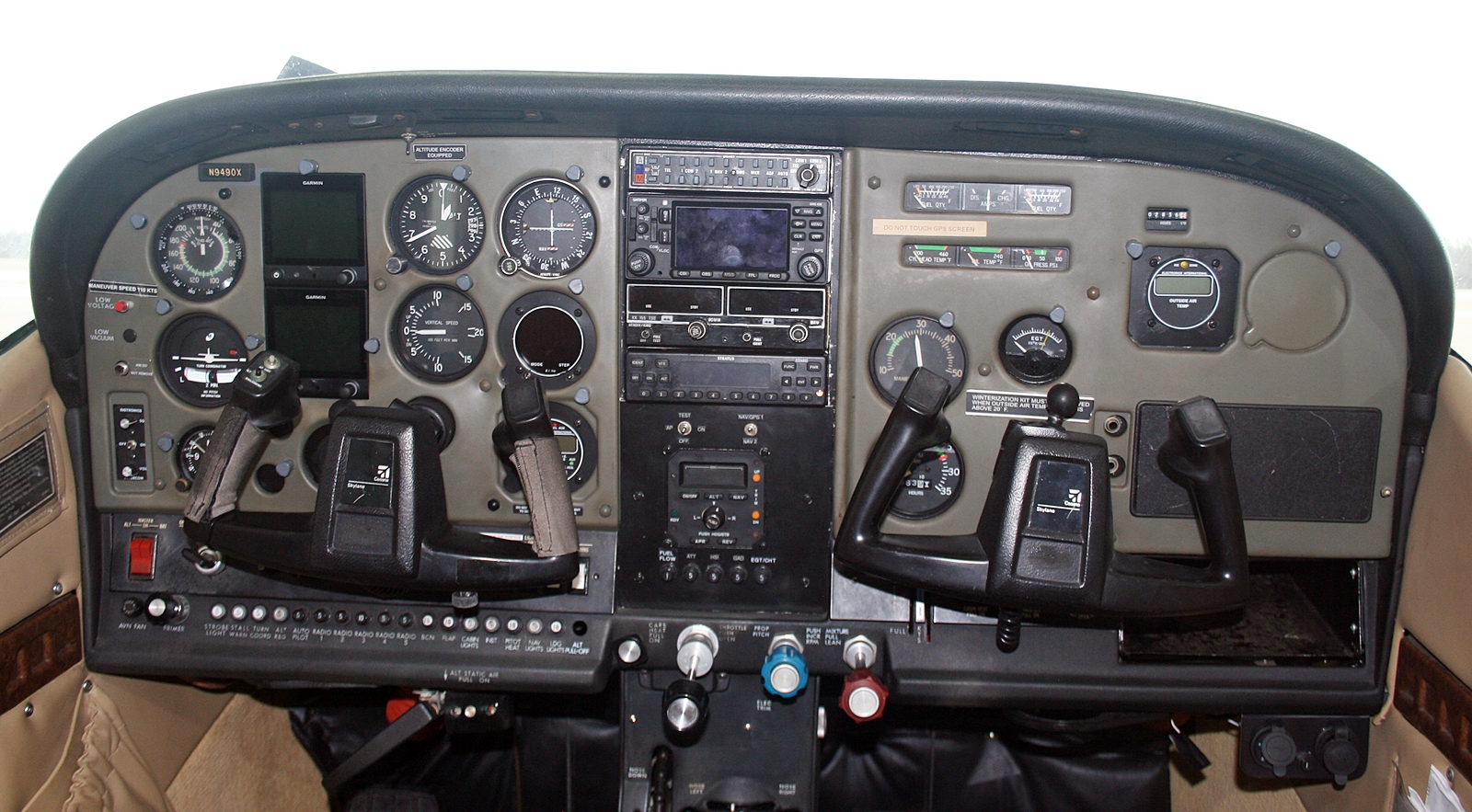1985 Cessna 182R Skylane - Image 10
