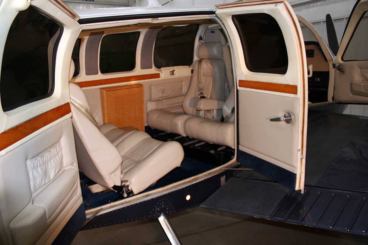 1984 Beechcraft A-36 Bonanza - Image 3