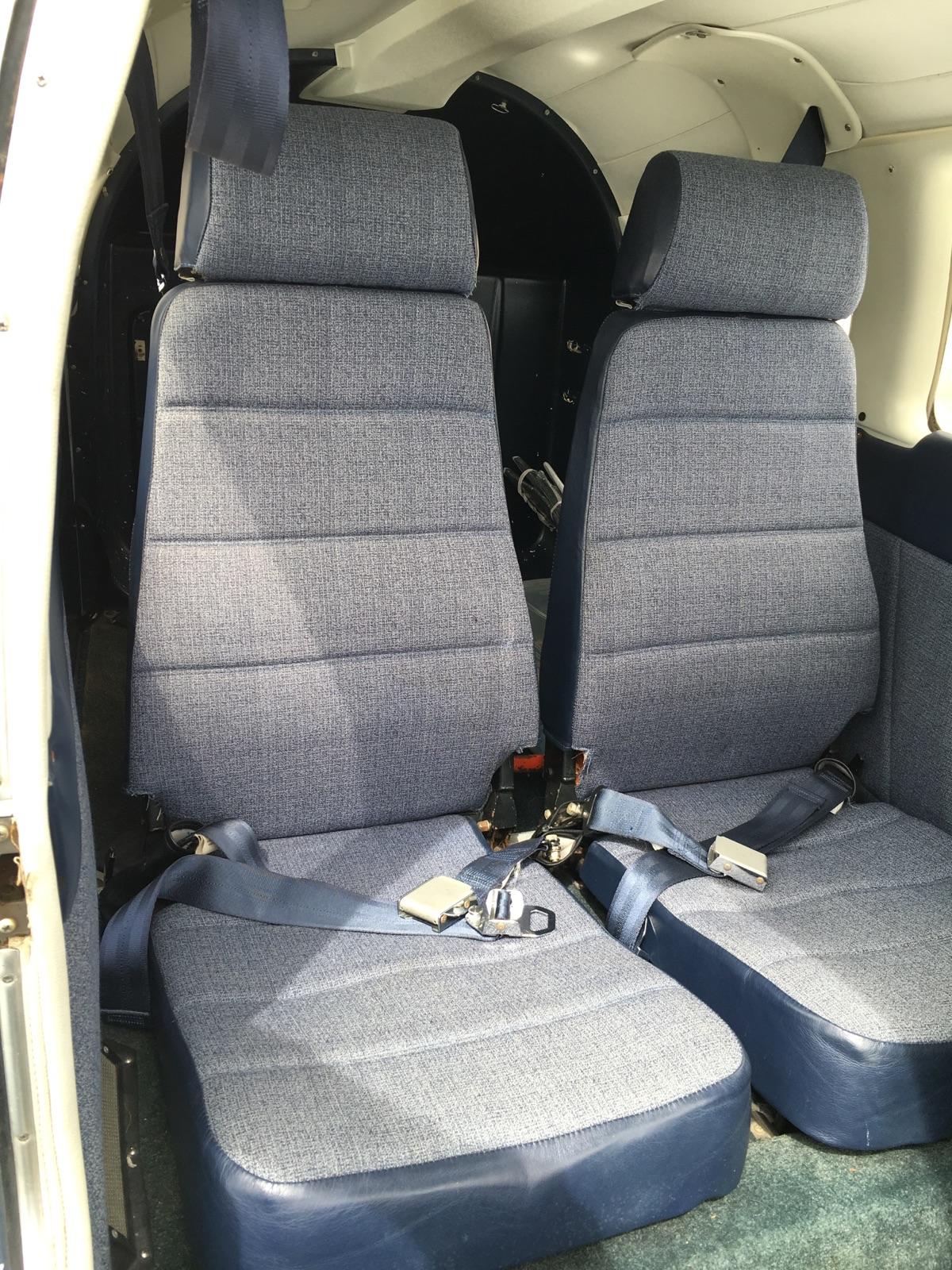 1985 Piper Archer II - Image 2