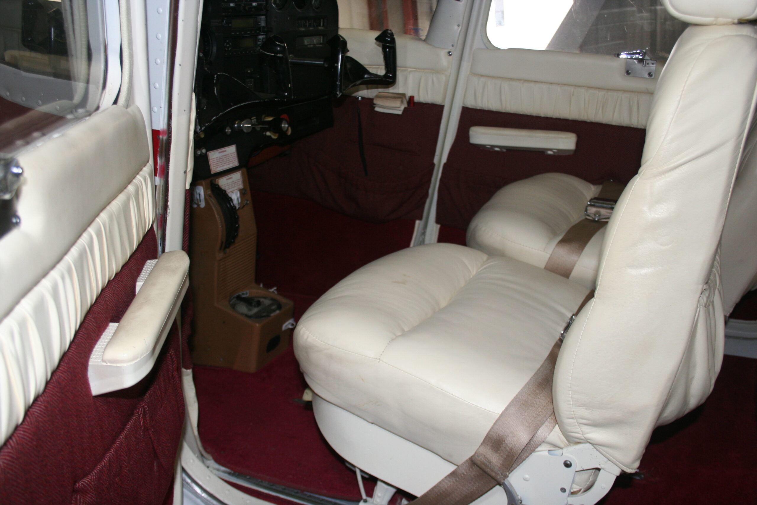 1967 Cessna Skyhawk 180HP - Image 9