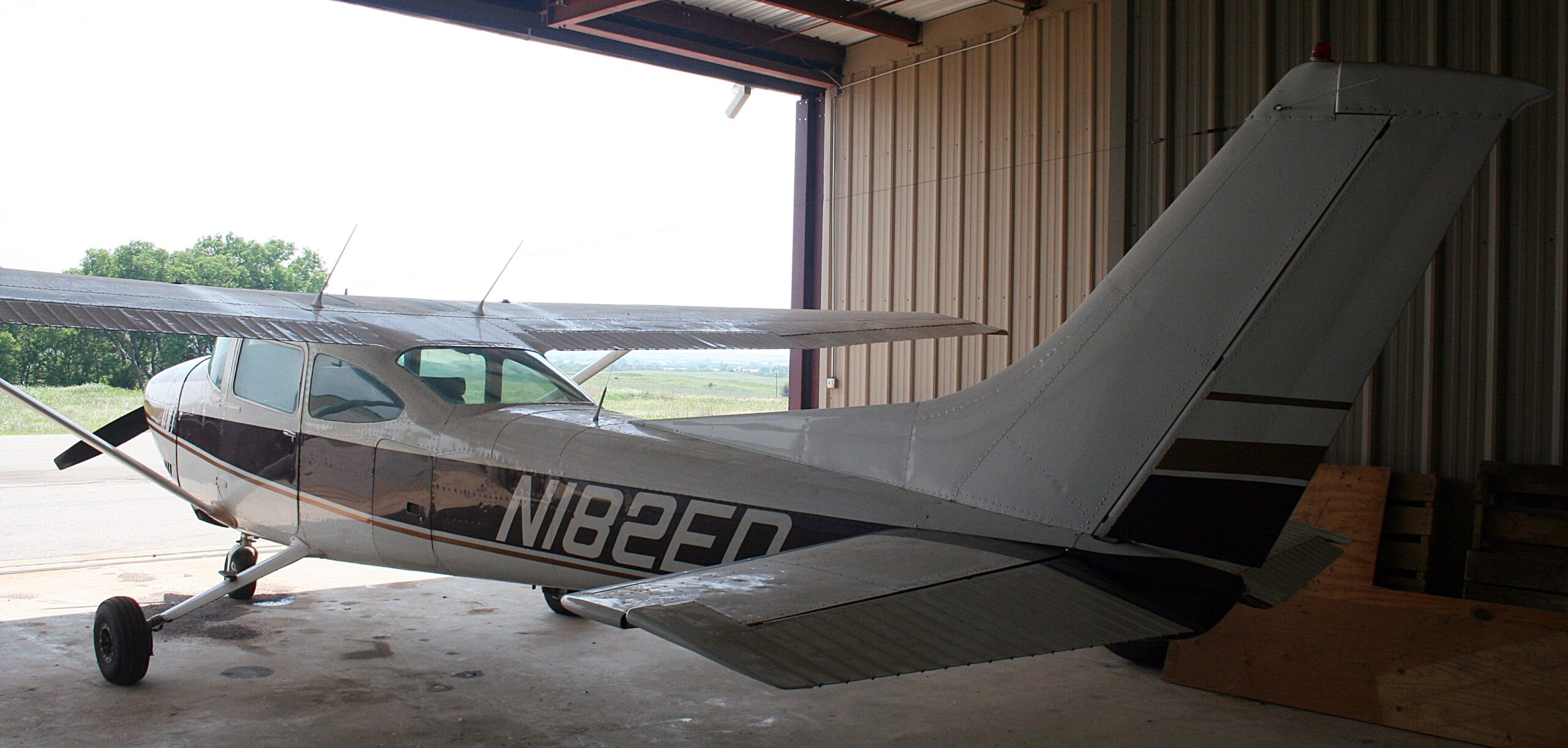 1977 Cessna 182 Skylane - Image 3