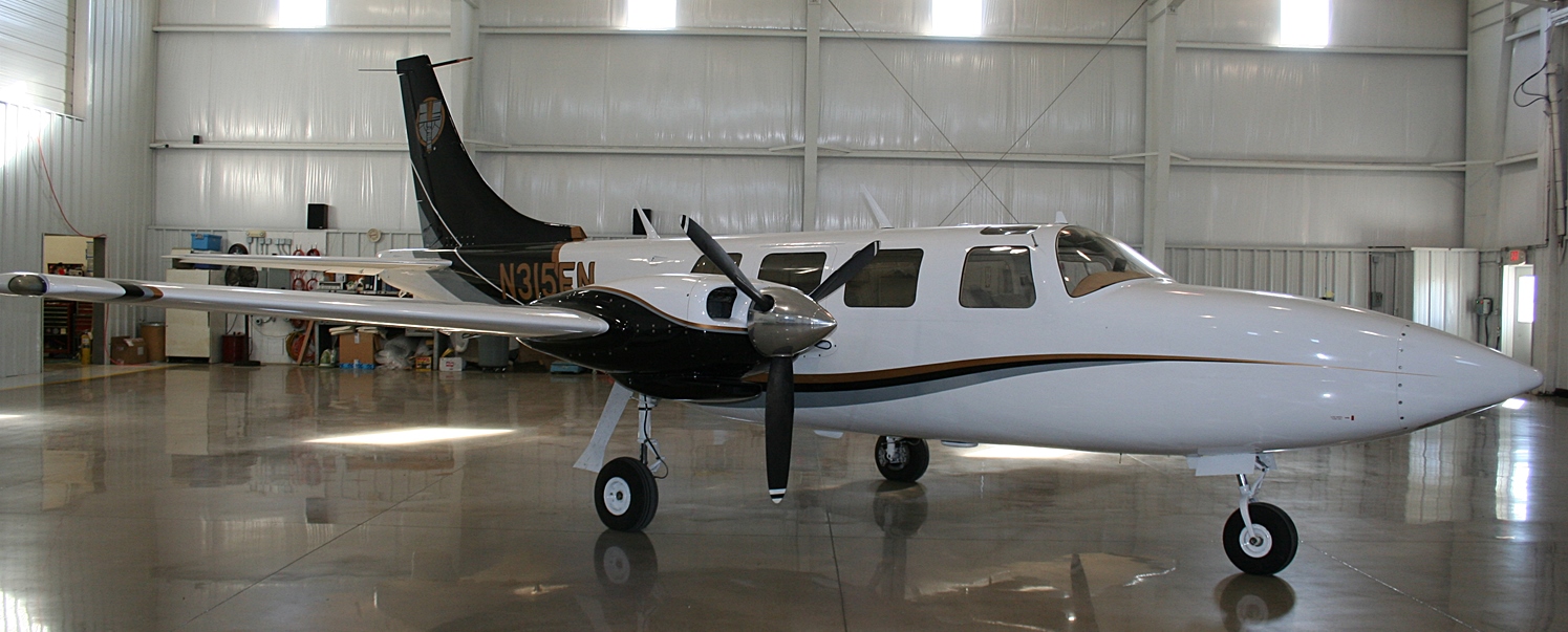 1977 Aerostar 601P - Image 12