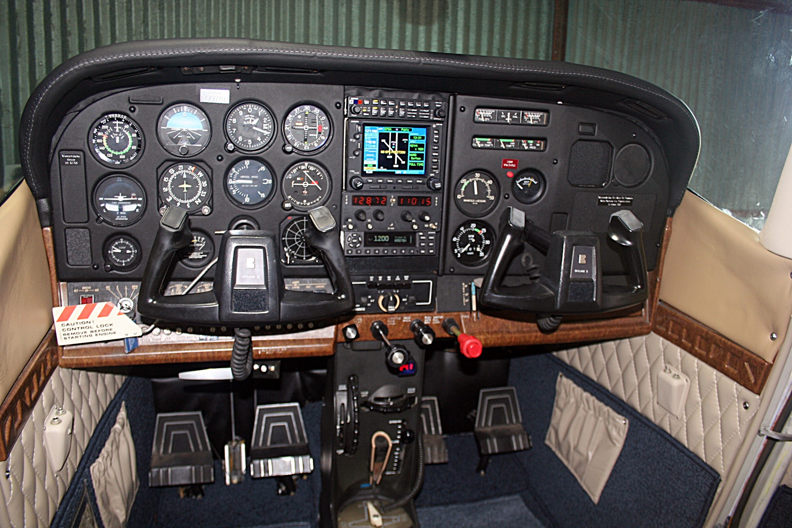 1982 Cessna 182R Skylane - Image 14