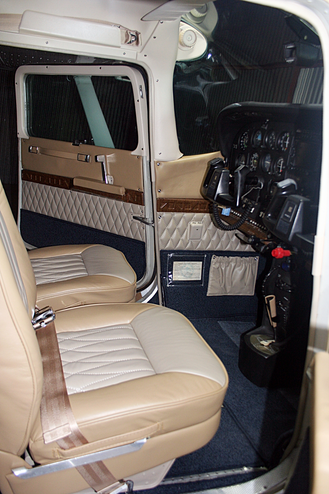 1982 Cessna 182R Skylane - Image 12