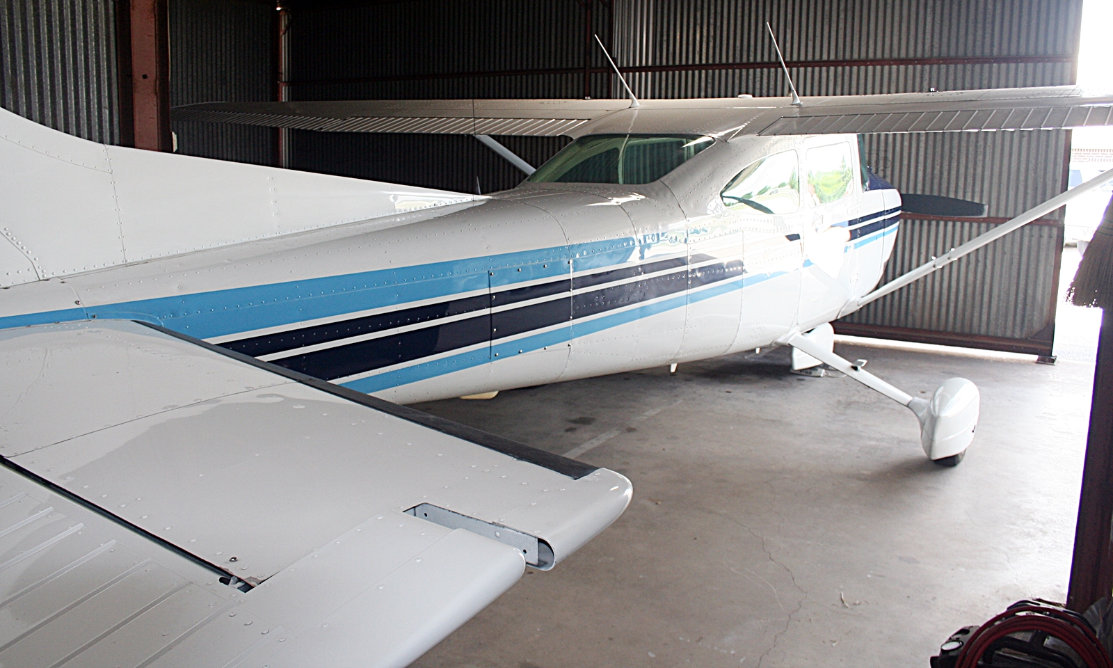 1982 Cessna 182R Skylane - Image 4