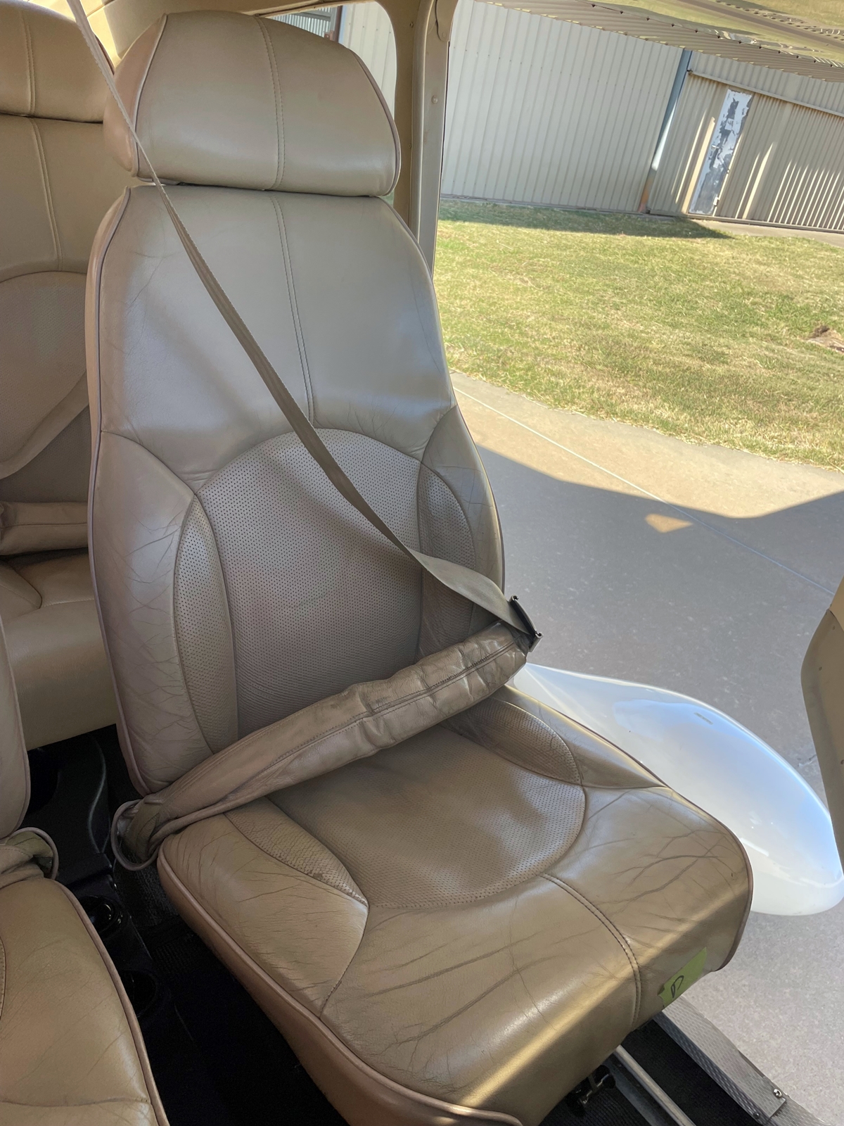 2006 Cessna 182 Skylane, G1000 & Electric A/C - Image 14