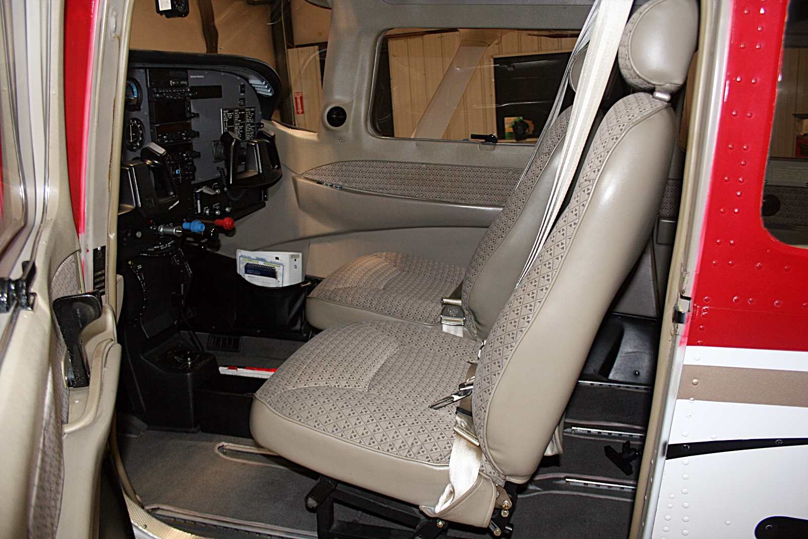 1999 Cessna Turbo 206 Stationair - Image 2