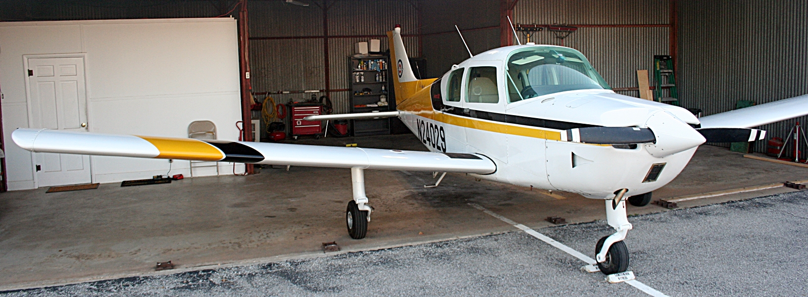 1977 Beechcraft Musketeer B19 Sport - Image 2