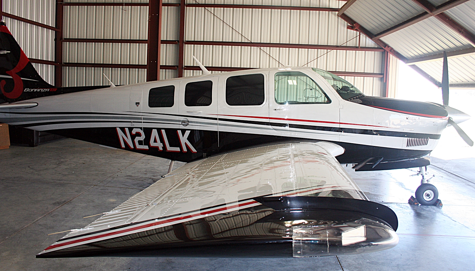 1980 Beechcraft A-36 Bonanza - Image 2