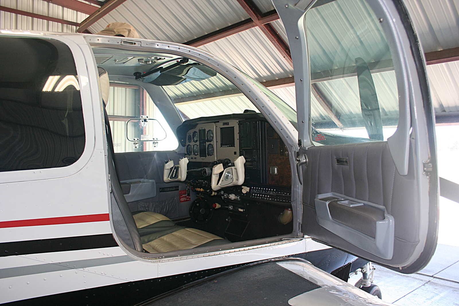 1980 Beechcraft A-36 Bonanza - Image 7