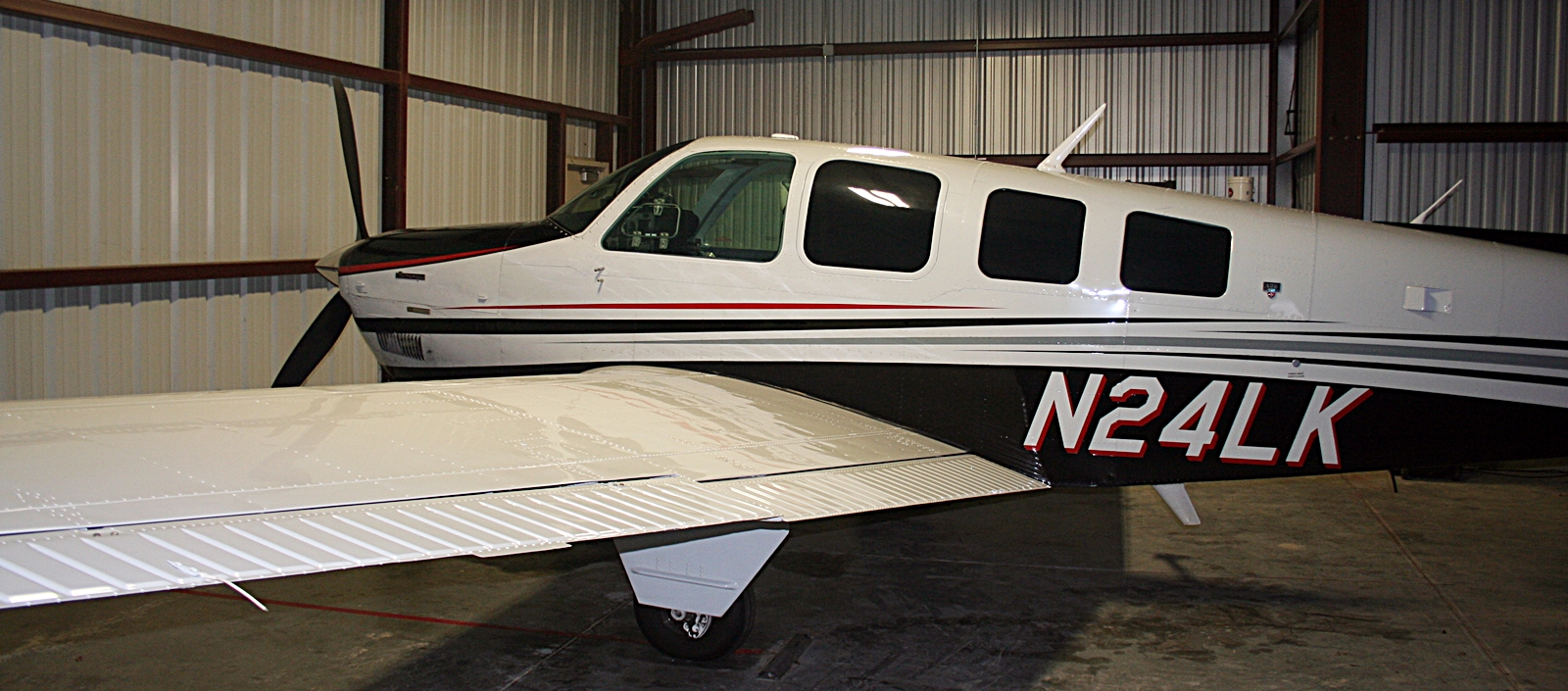 1980 Beechcraft A-36 Bonanza - Image 12