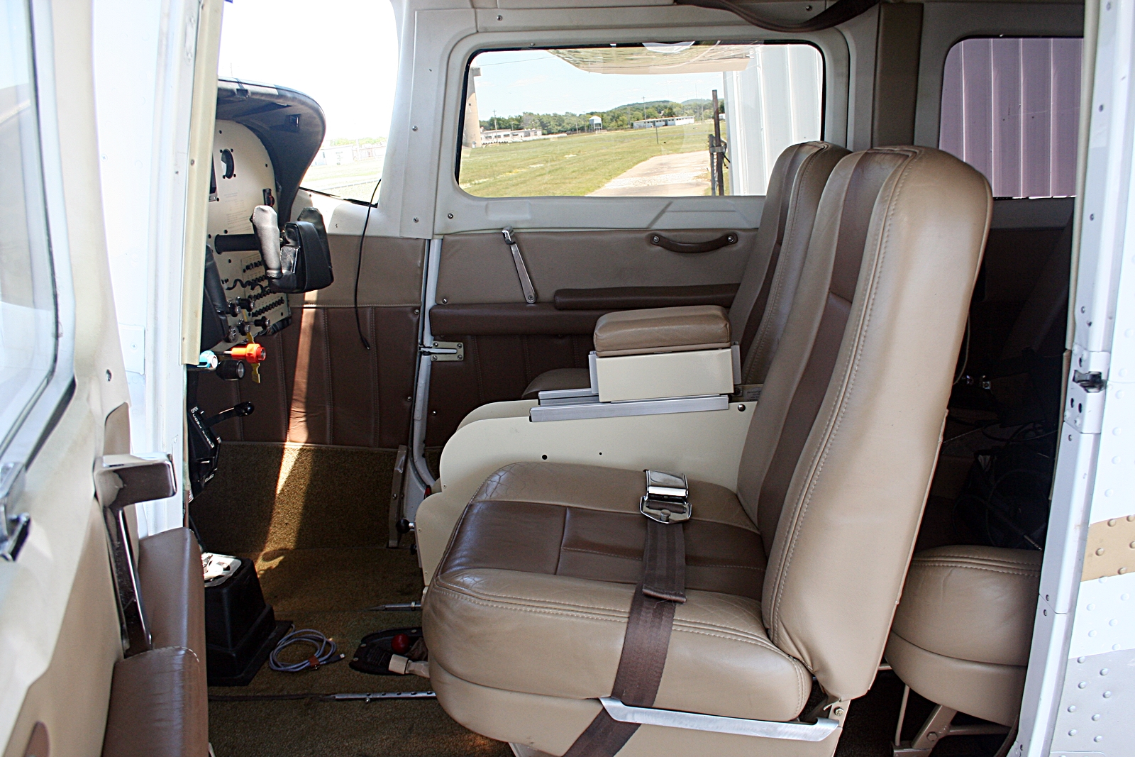 1974 Cessna 210L Centurion - Image 9