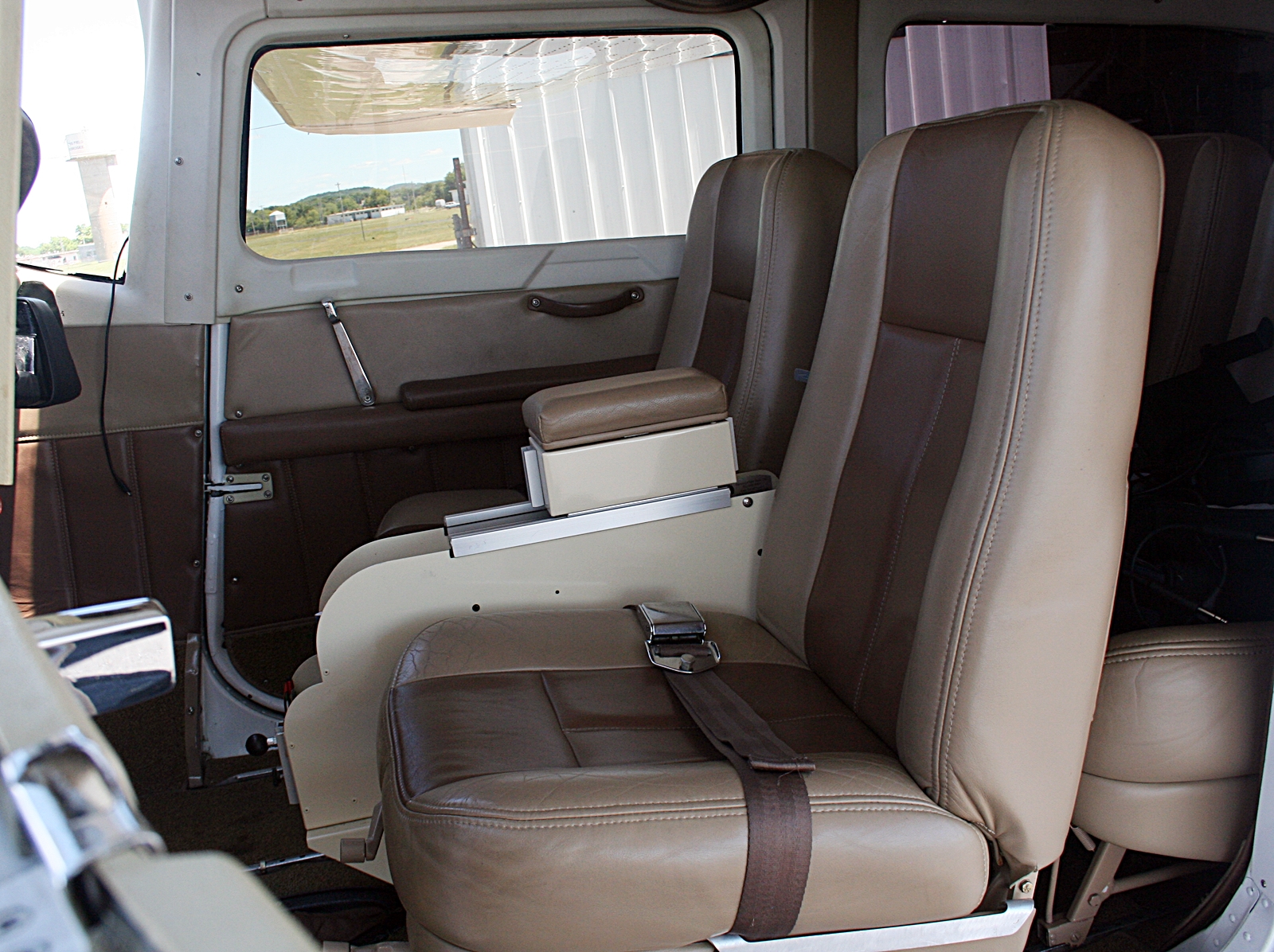 1974 Cessna 210L Centurion - Image 11
