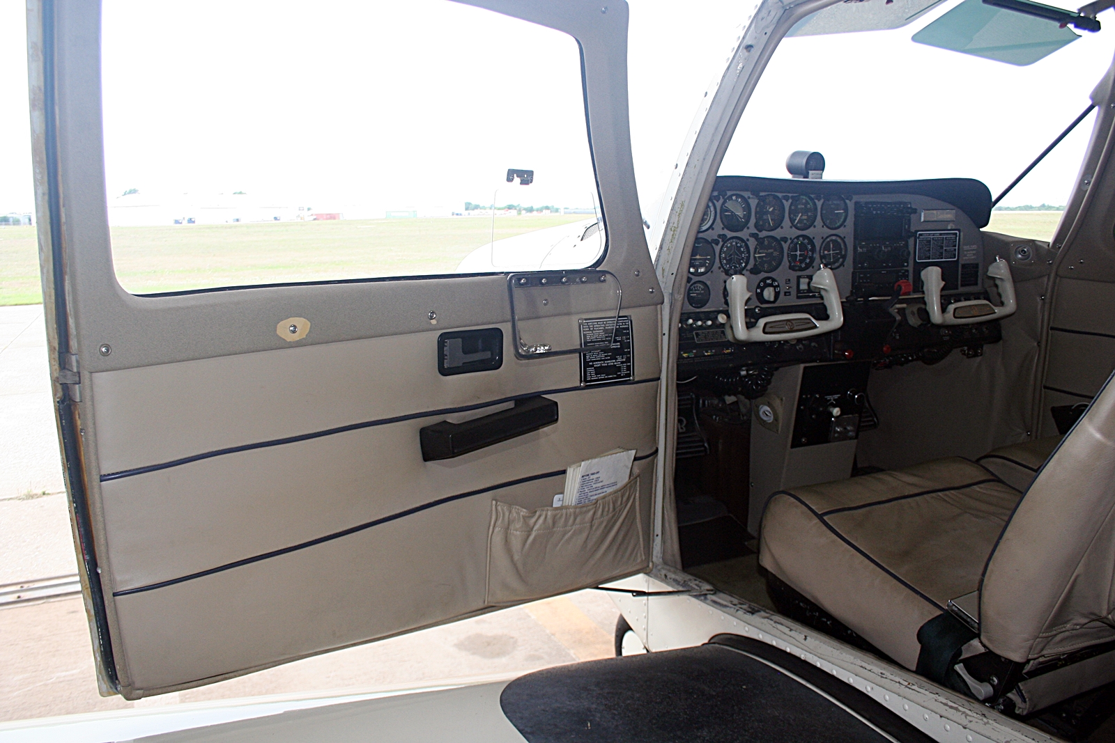 1975 Beechcraft Sundowner - Image 10