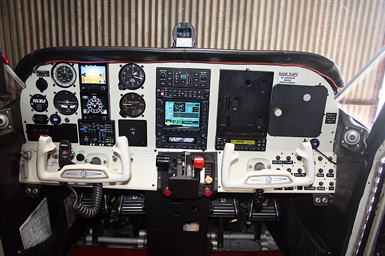 1976 Beechcraft C23 Sundowner - Image 13