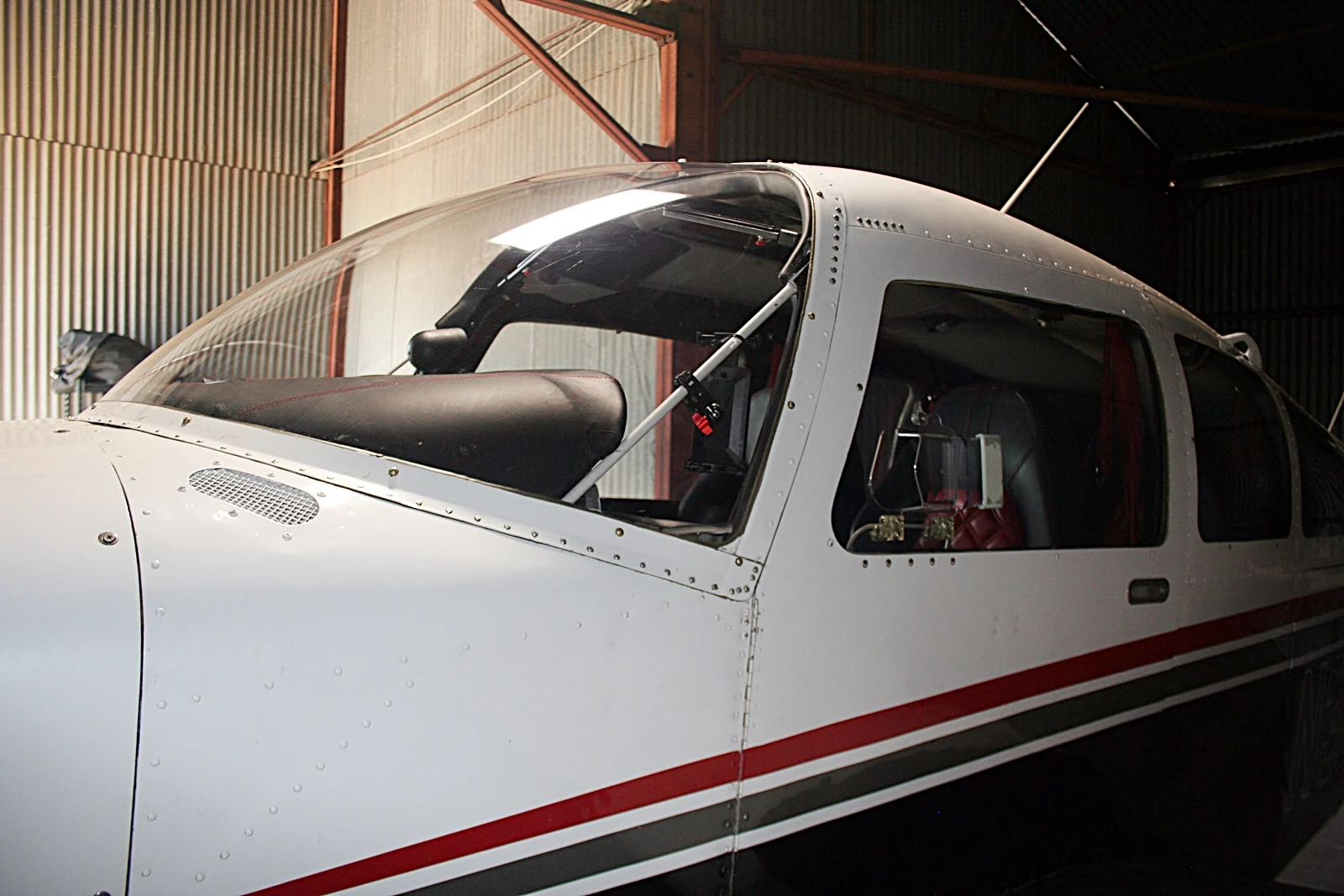 1976 Beechcraft C23 Sundowner - Image 8