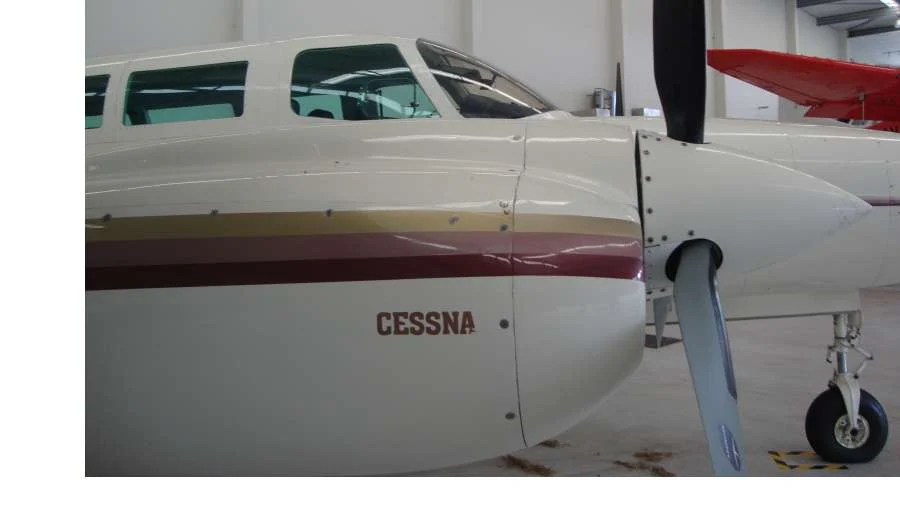 1980 Cessna C404 Titan Ambasador - Image 6