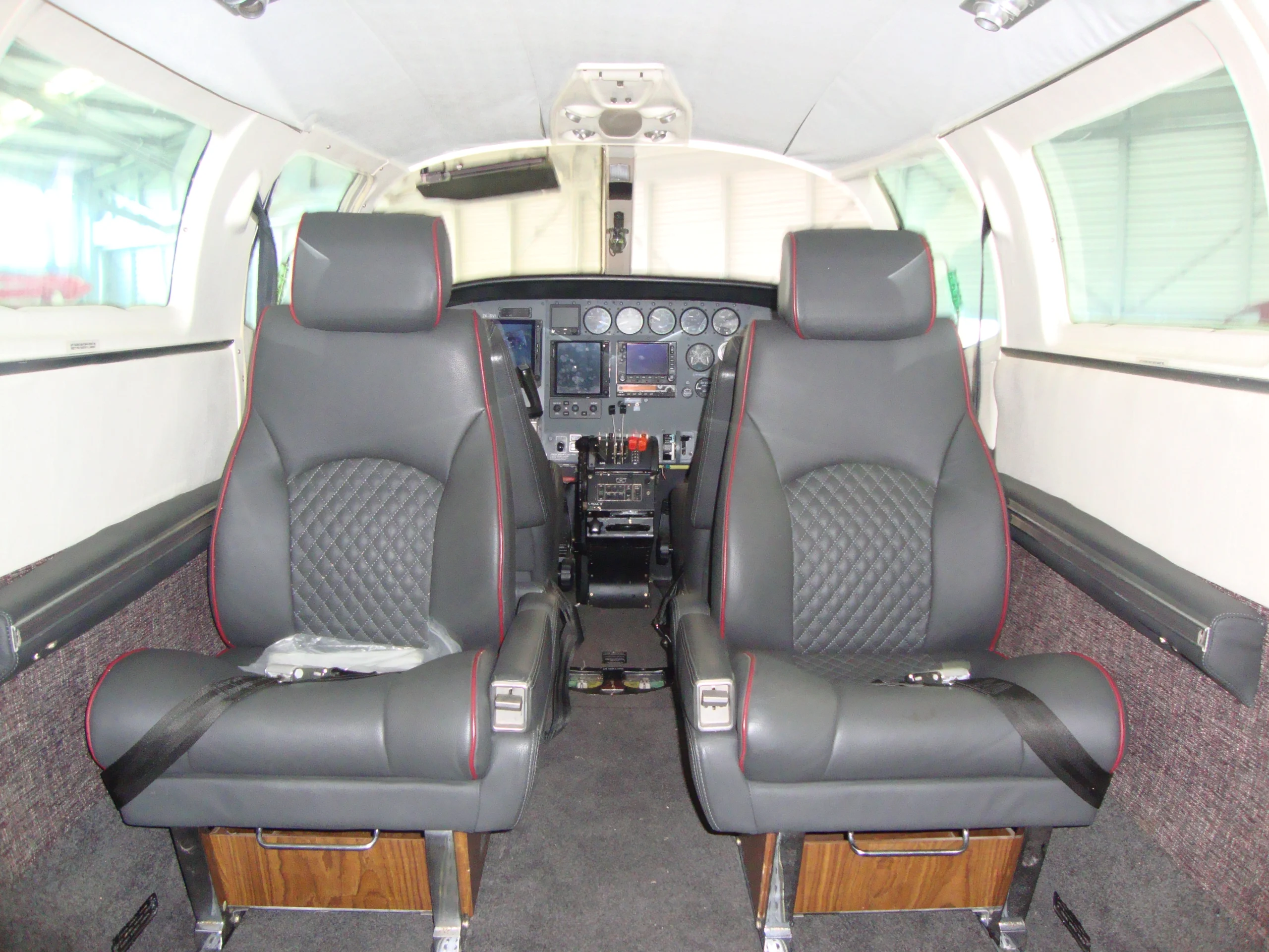 1980 Cessna C404 Titan Ambasador - Image 2